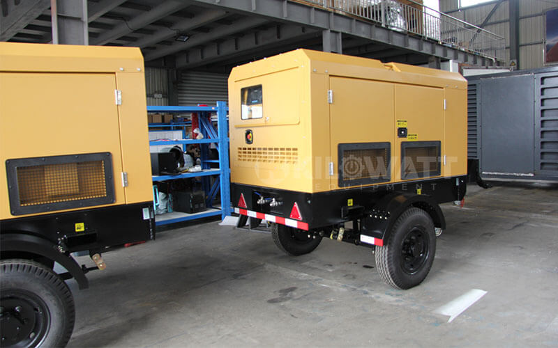 400cfm mobile Cummins diesel air compressor for mining use.